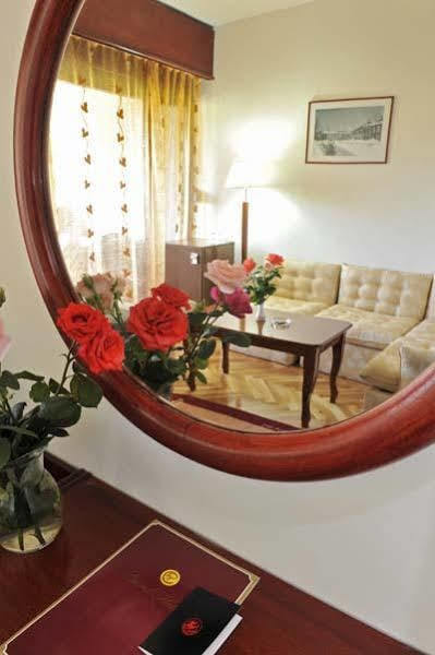 Hotel Grand סטינג'ה מראה חיצוני תמונה