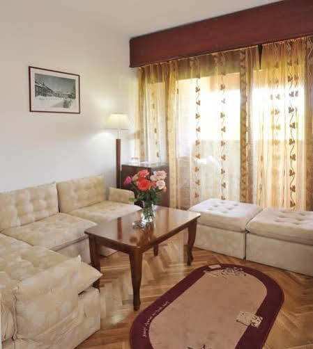 Hotel Grand סטינג'ה מראה חיצוני תמונה